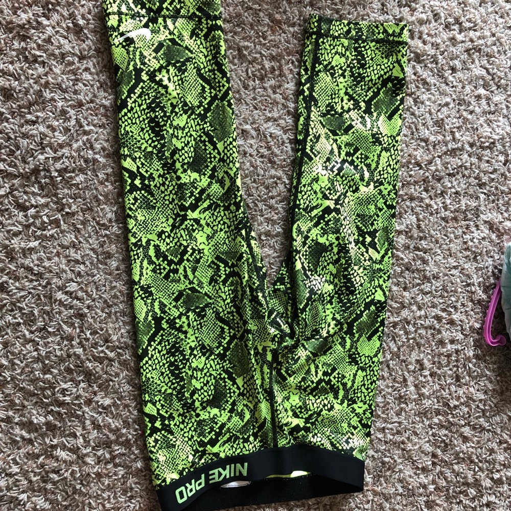 Nike capri